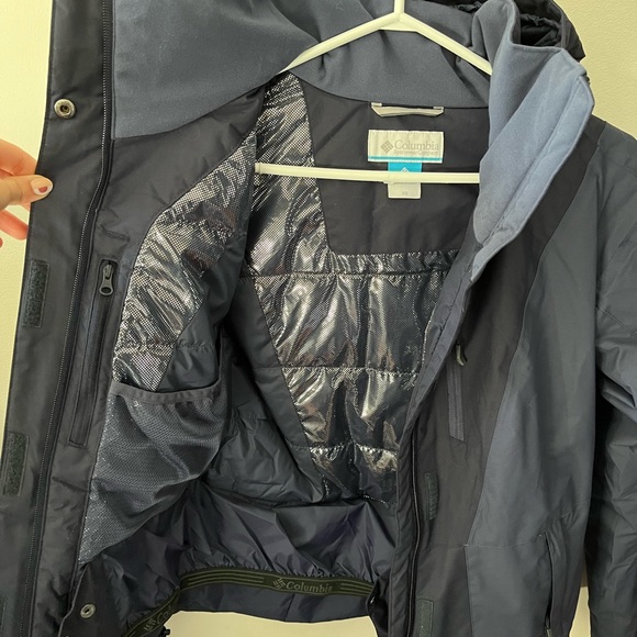 Dual-Tone Columbia Winter Jacket - Picture 2 of 3